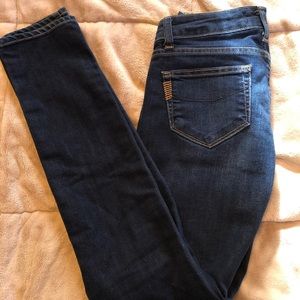 Paige Jeans Skyline Ankle Peg
